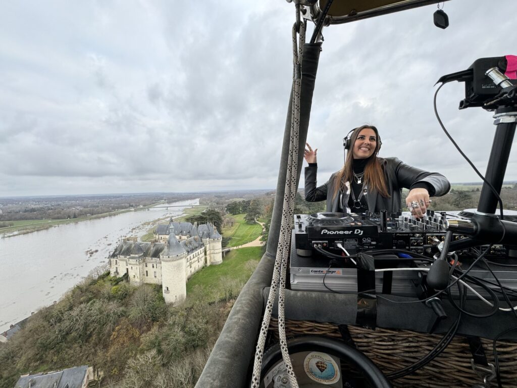 alice apris au dessus chateau